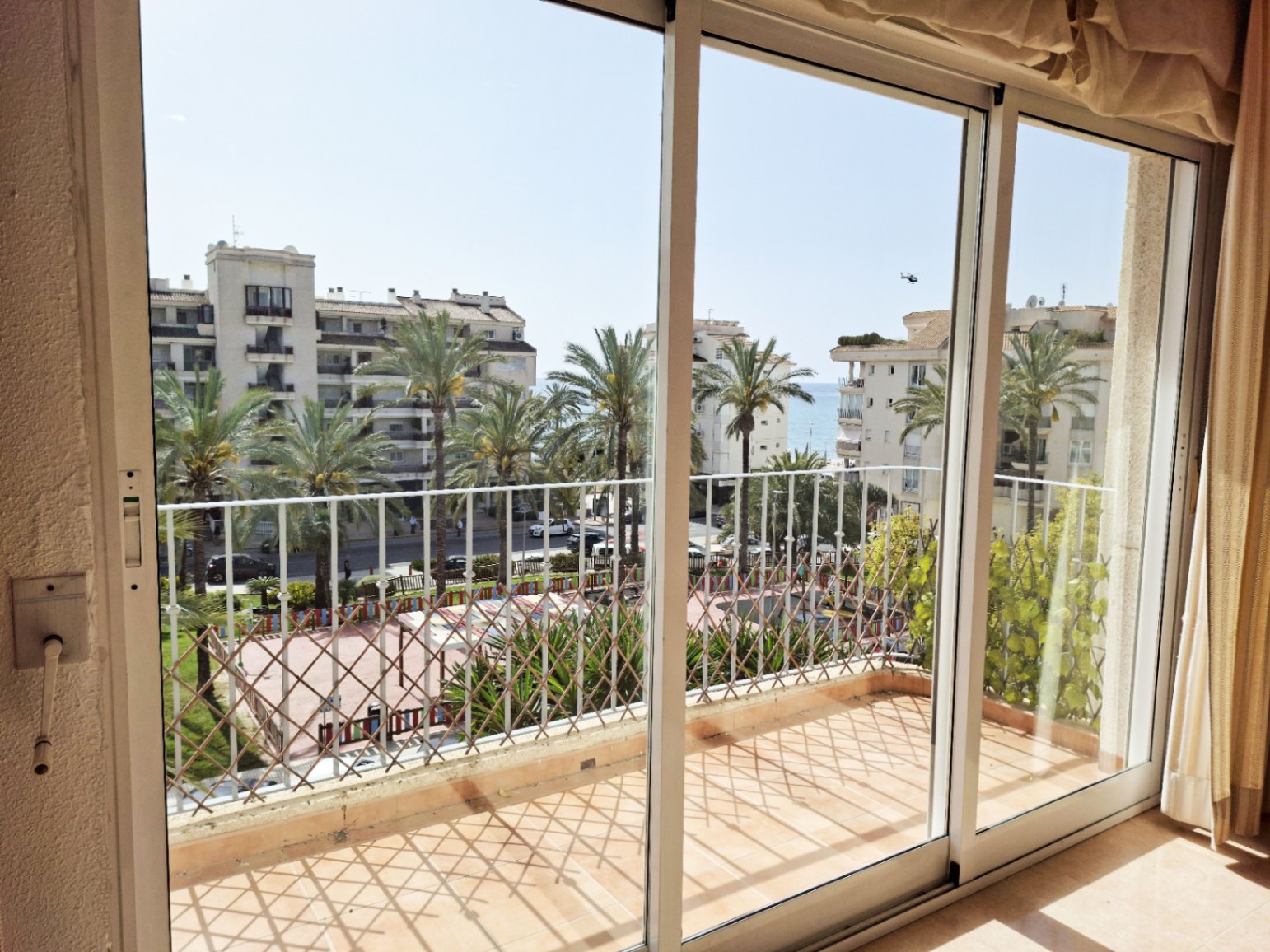 Fantástico apartamento con vistas al mar en pleno casco urbano de Altea