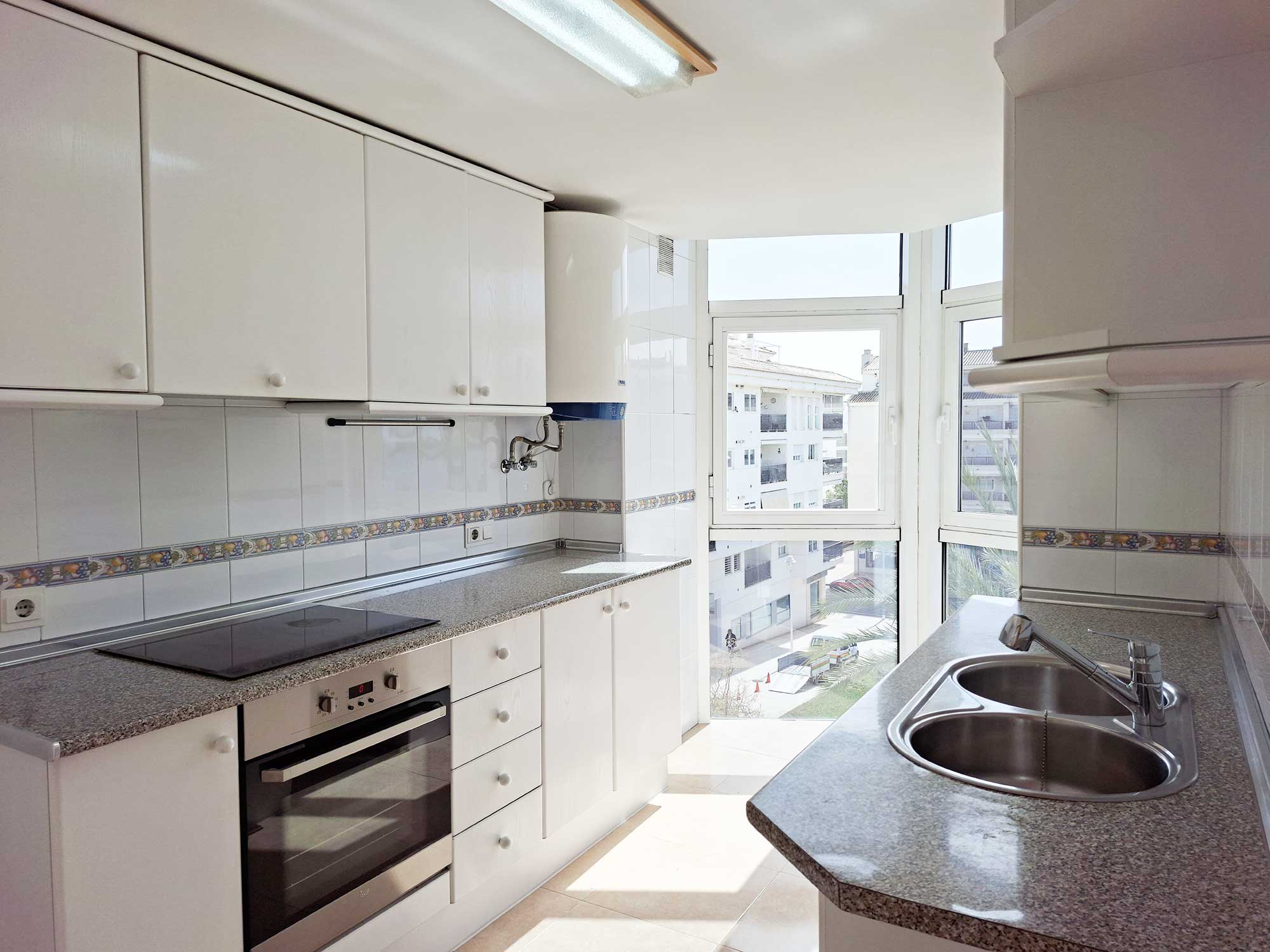 Fantástico apartamento con vistas al mar en pleno casco urbano de Altea