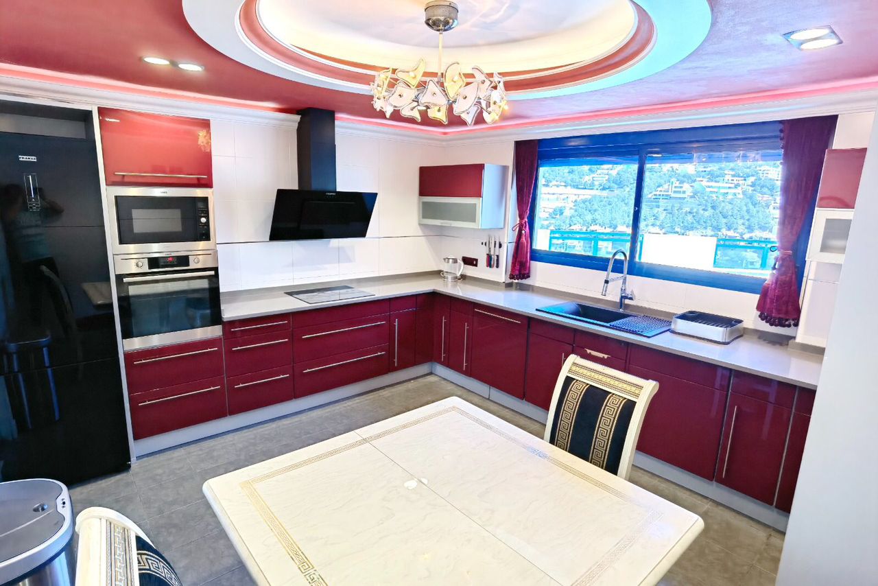 ¡Villa espectacular en Altea por solo 895.000 €!