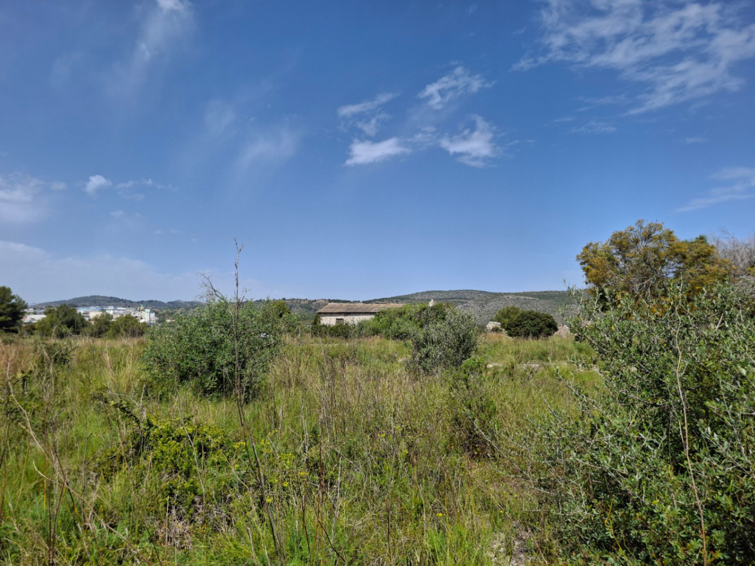 Parcela rústica de 93.000m²