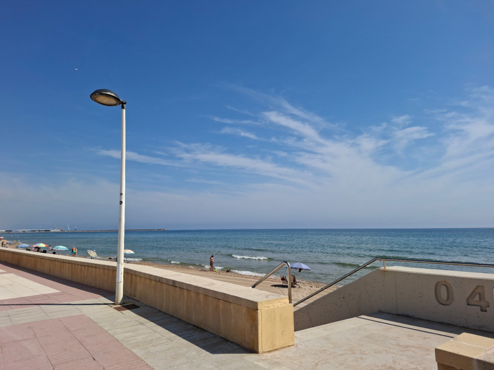 Restaurante en venta en Playa, Daimús - 180 m² y terraza de 60 m²