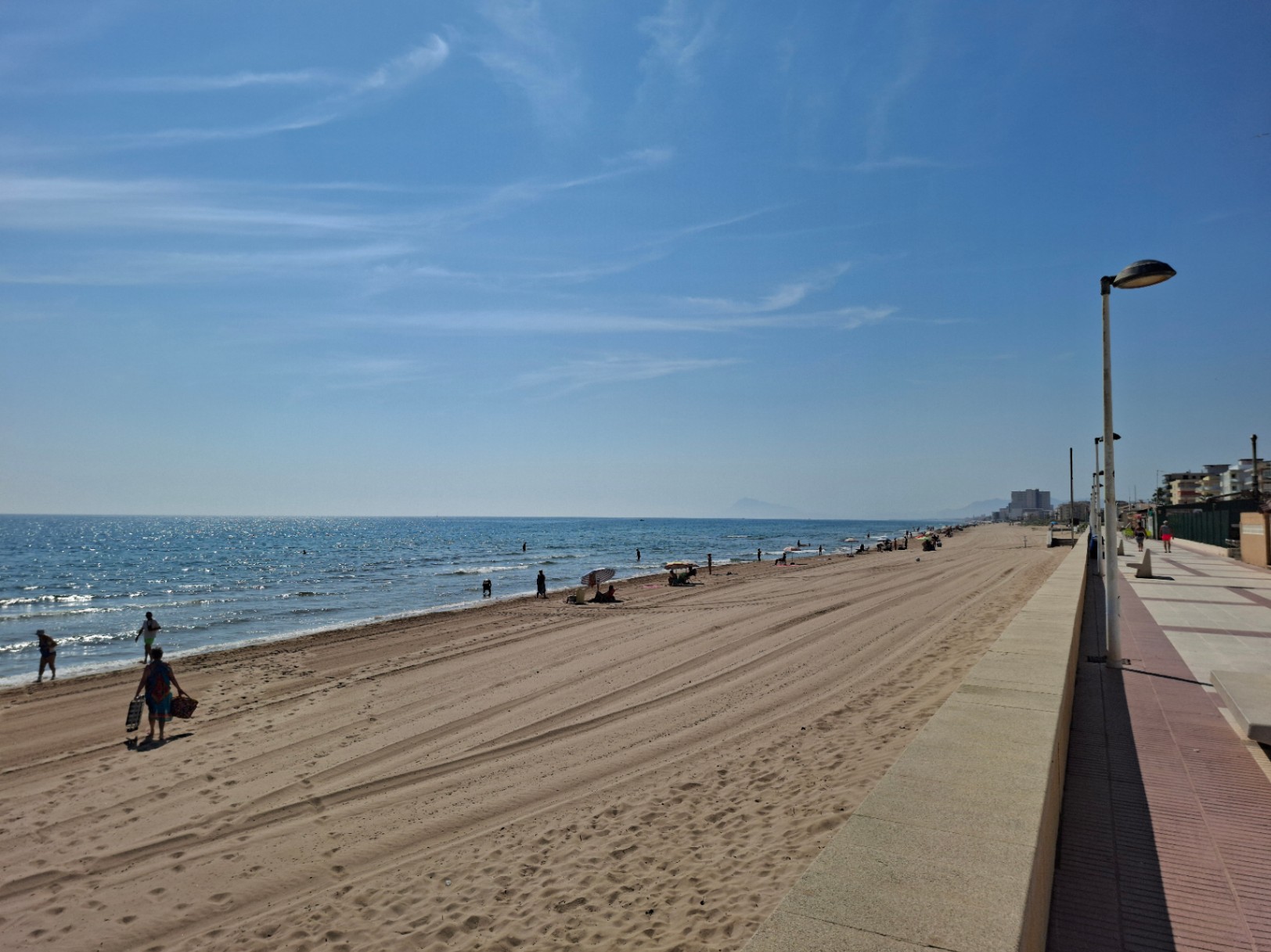 Restaurante en venta en Playa, Daimús - 180 m² y terraza de 60 m²
