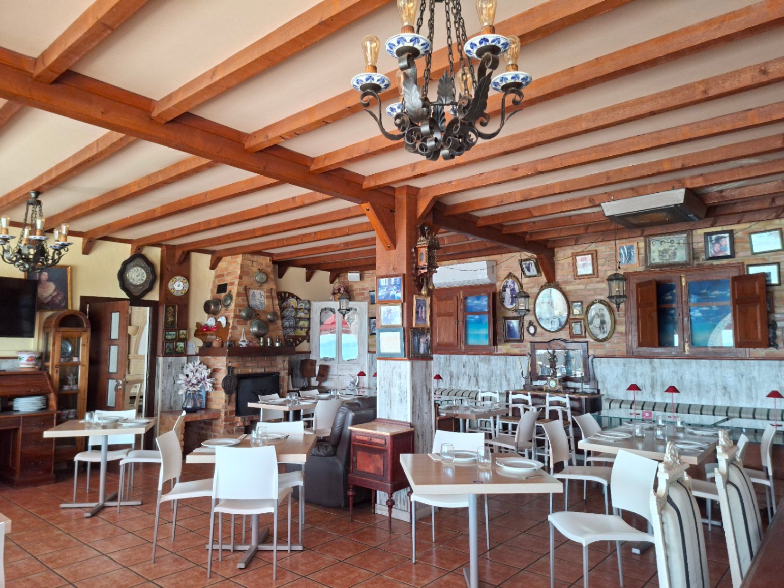 Restaurante en venta en Playa, Daimús - 180 m² y terraza de 60 m²