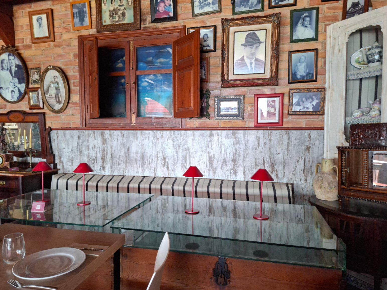 Restaurante en venta en Playa, Daimús - 180 m² y terraza de 60 m²
