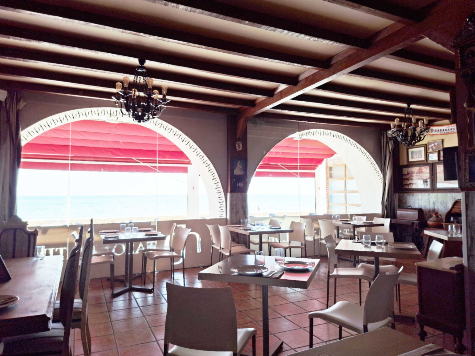 Restaurante en venta en Playa, Daimús - 180 m² y terraza de 60 m²