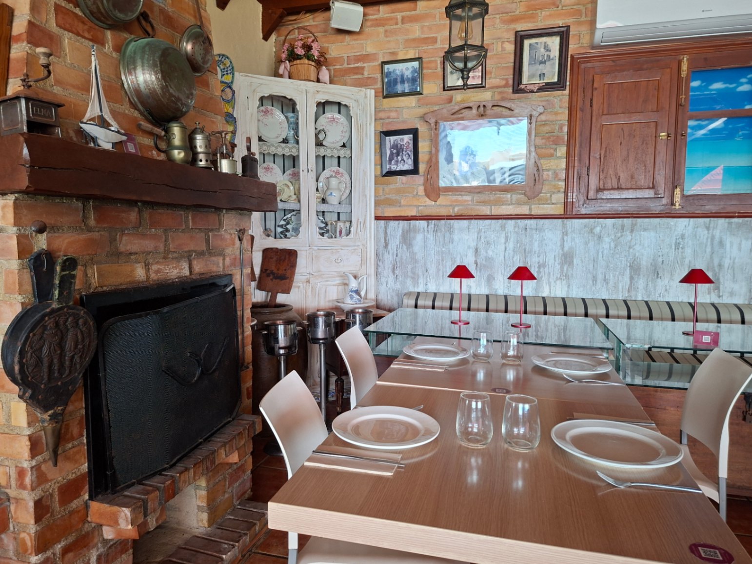 Restaurante en venta en Playa, Daimús - 180 m² y terraza de 60 m²