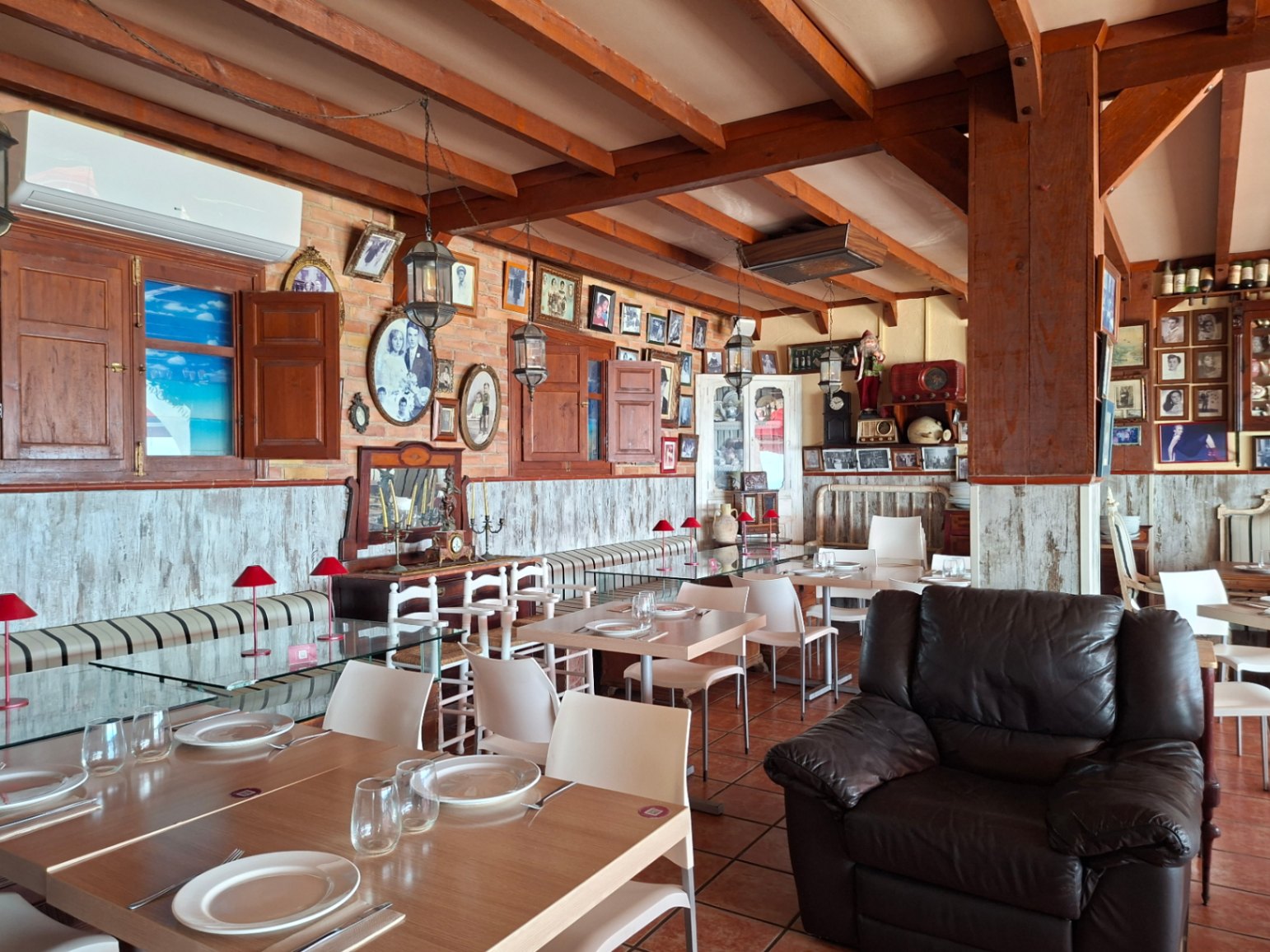 Restaurante en venta en Playa, Daimús - 180 m² y terraza de 60 m²