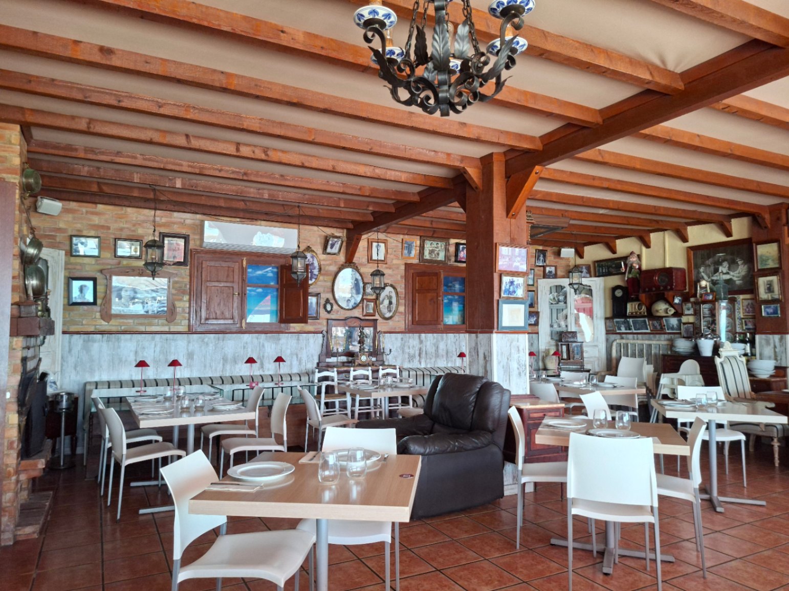 Restaurante en venta en Playa, Daimús - 180 m² y terraza de 60 m²
