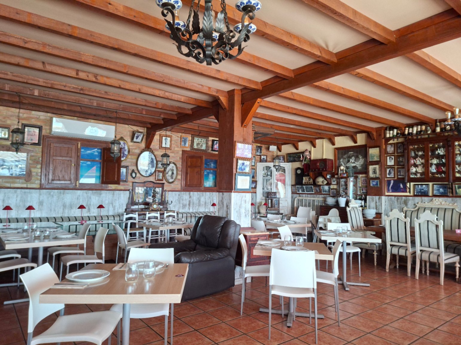 Restaurante en venta en Playa, Daimús - 180 m² y terraza de 60 m²