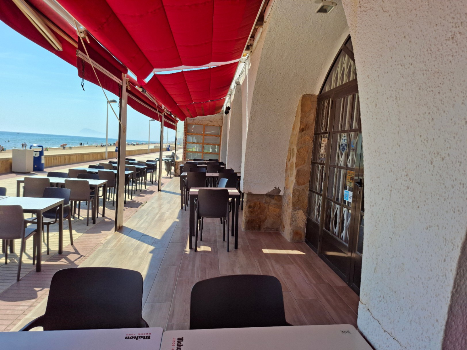Restaurante en venta en Playa, Daimús - 180 m² y terraza de 60 m²