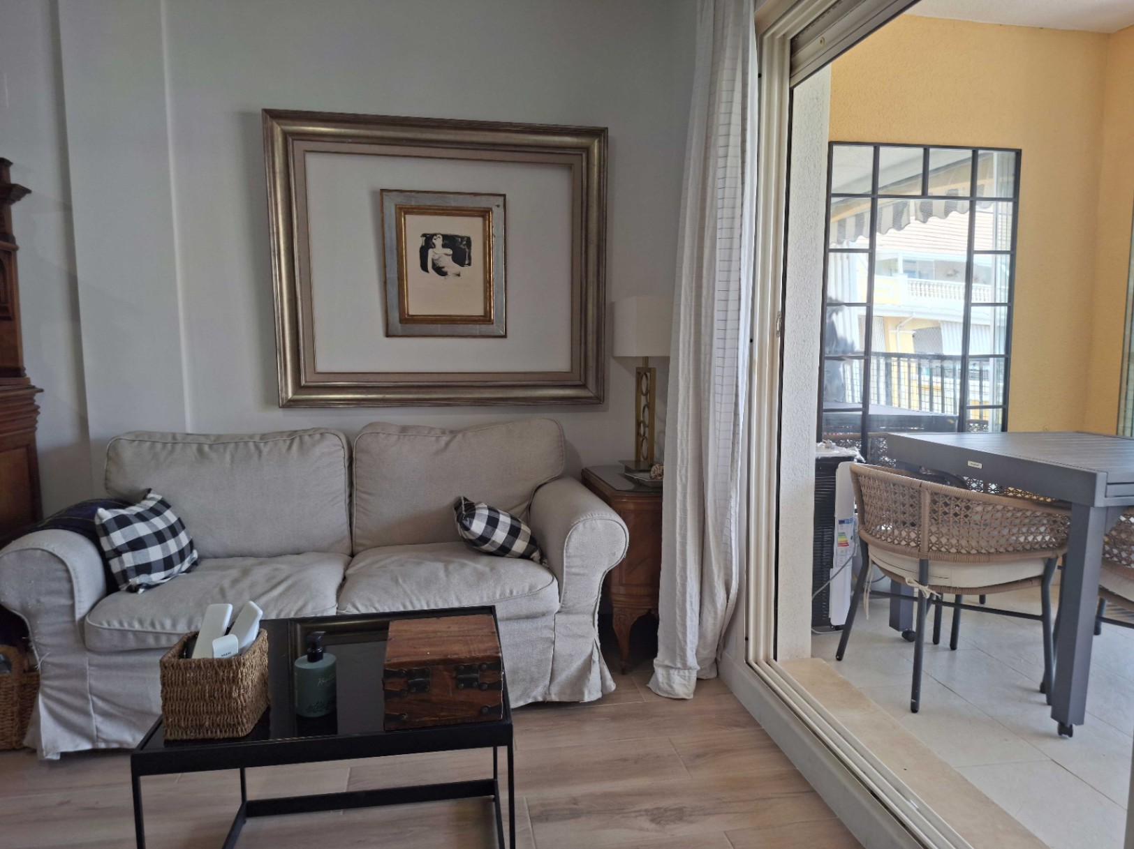 Piso de 3 dormitorios con piscina comunitaria y garaje en Dénia