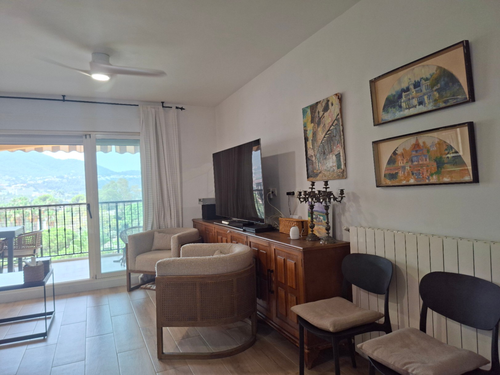 Piso de 3 dormitorios con piscina comunitaria y garaje en Dénia