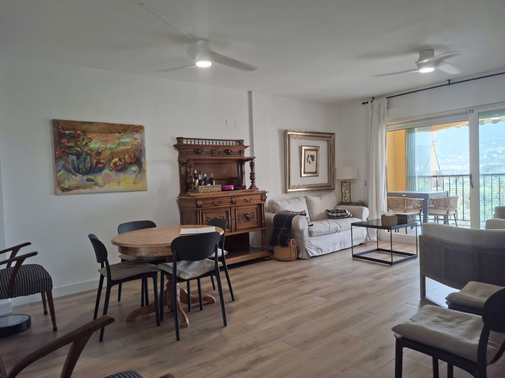 Piso de 3 dormitorios con piscina comunitaria y garaje en Dénia