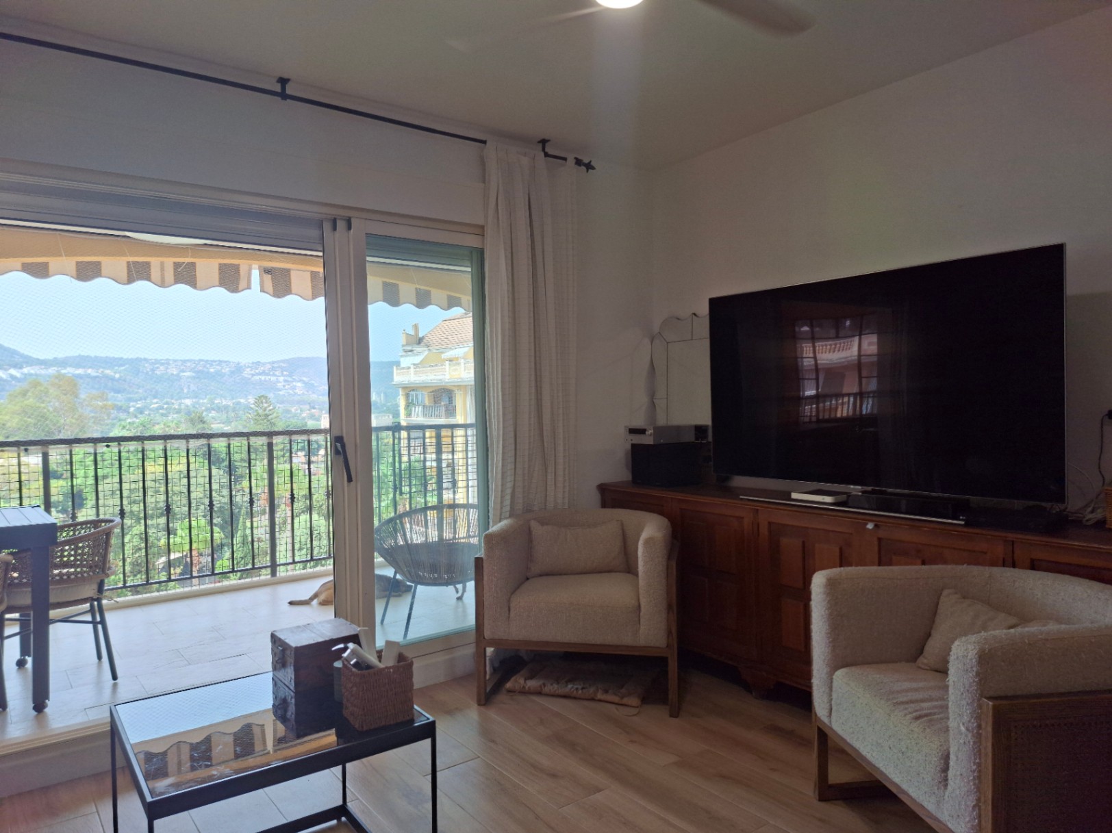 Piso de 3 dormitorios con piscina comunitaria y garaje en Dénia