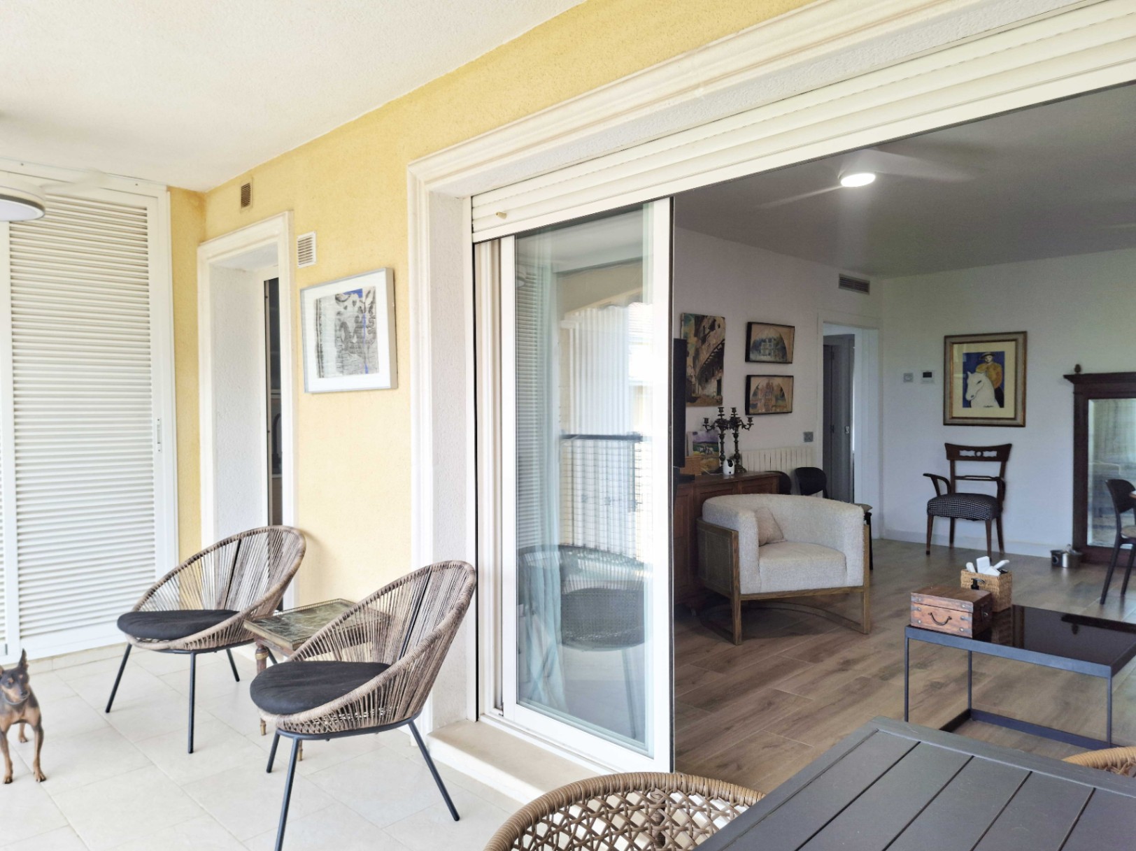 Piso de 3 dormitorios con piscina comunitaria y garaje en Dénia
