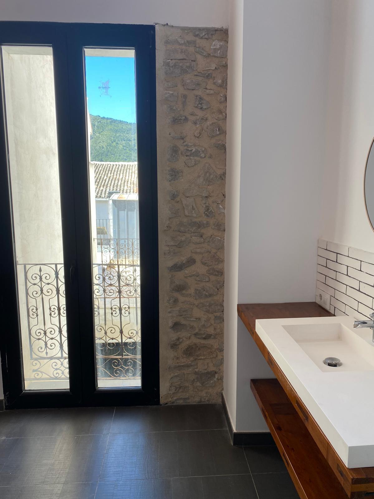 CASA DE PUEBLO REFORMADA CON RESTAURANTE