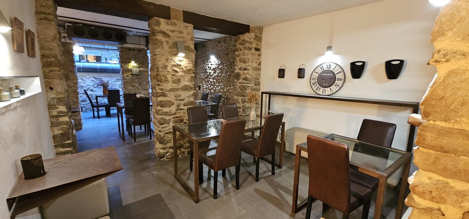 CASA DE PUEBLO REFORMADA CON RESTAURANTE