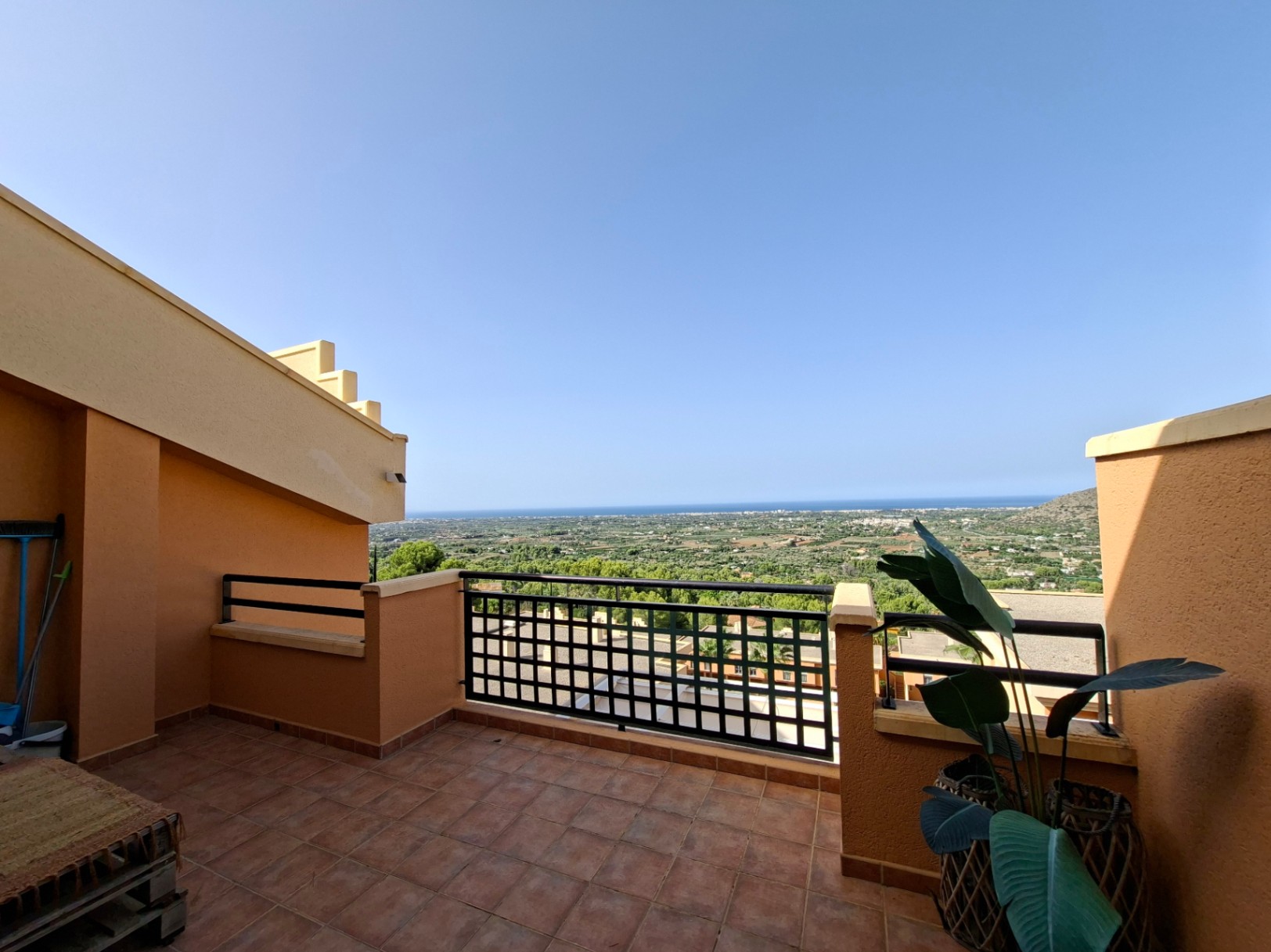 Apartamentos junto al golf en La Sella, con vistas al Montgó y al mar