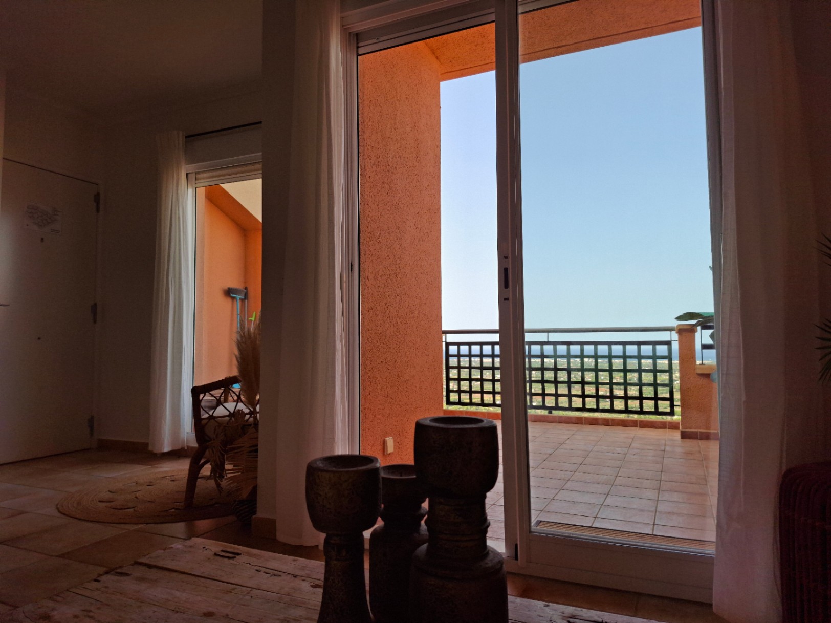 Apartamentos junto al golf en La Sella, con vistas al Montgó y al mar