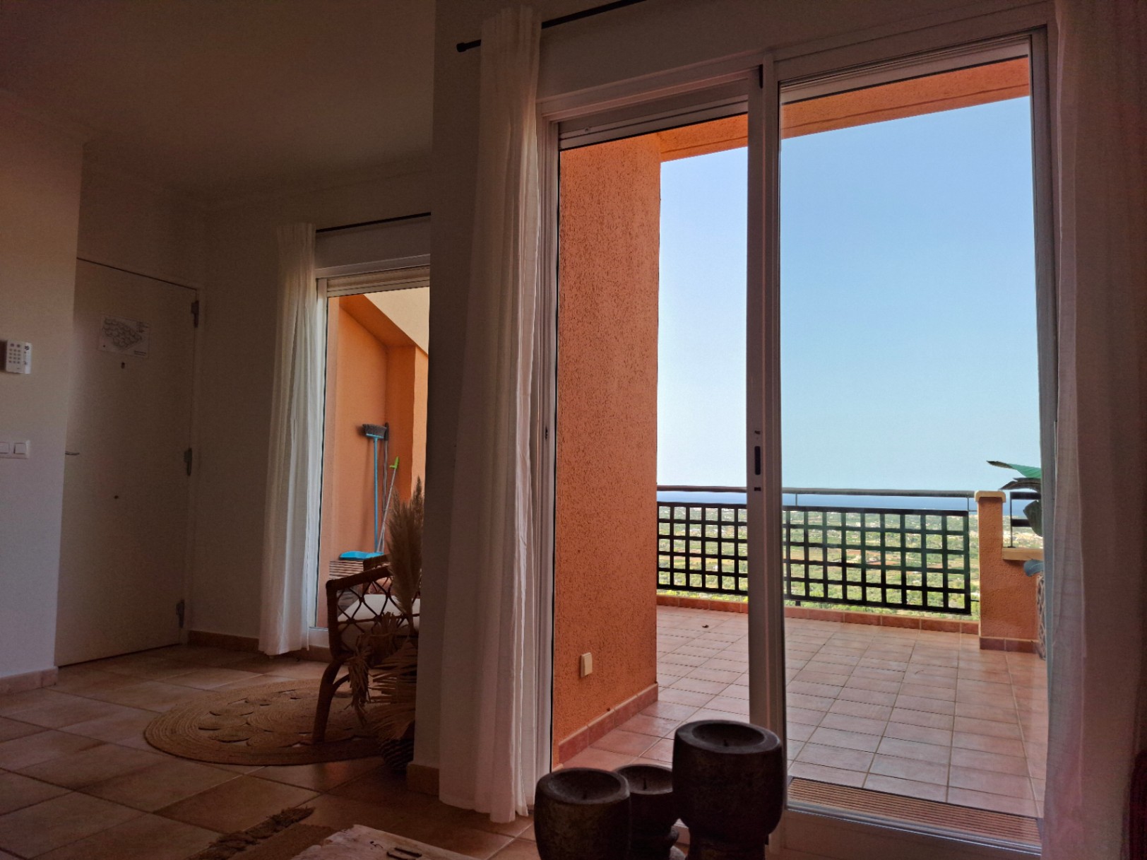 Apartamentos junto al golf en La Sella, con vistas al Montgó y al mar