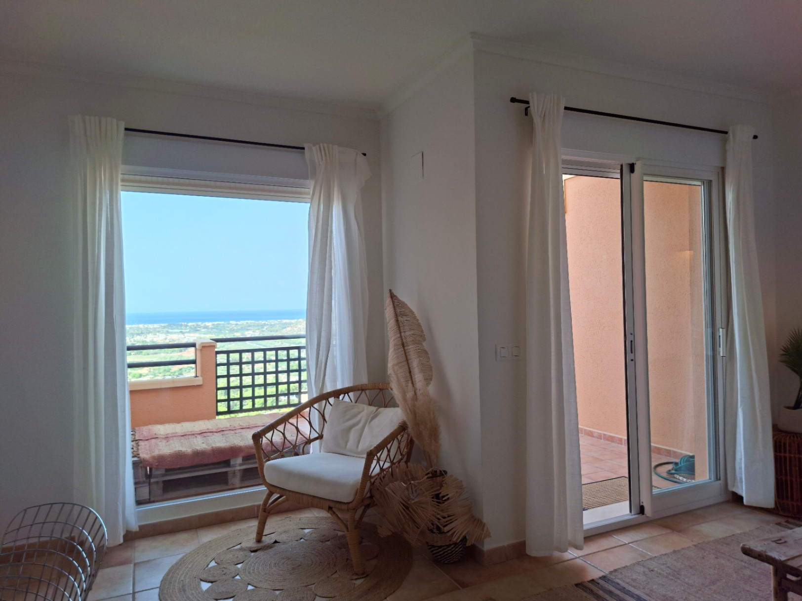 Apartamentos junto al golf en La Sella, con vistas al Montgó y al mar