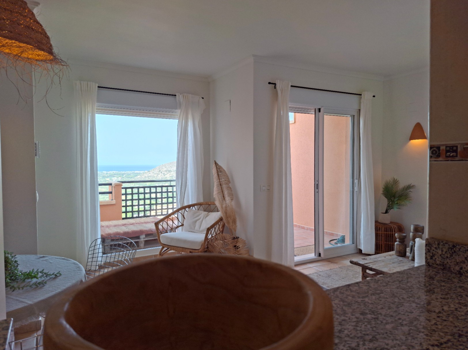 Apartamentos junto al golf en La Sella, con vistas al Montgó y al mar