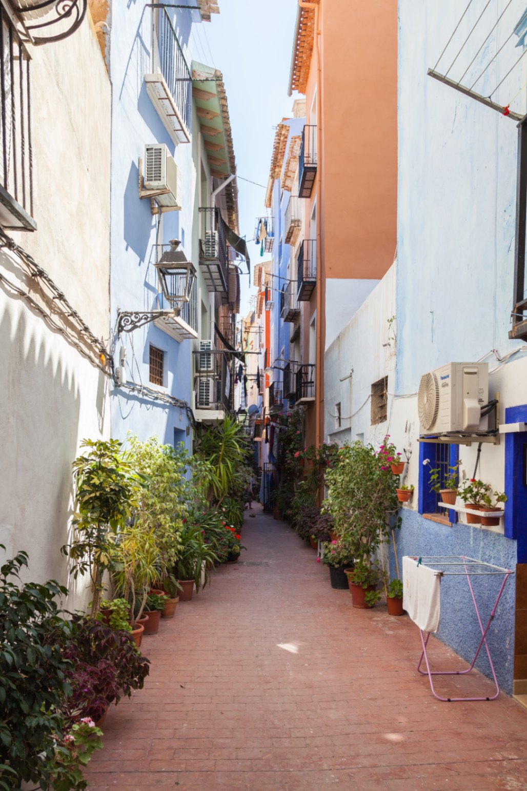 Casa de pueblo con doble uso: vivienda familiar o solar para promoción en Villajoyosa