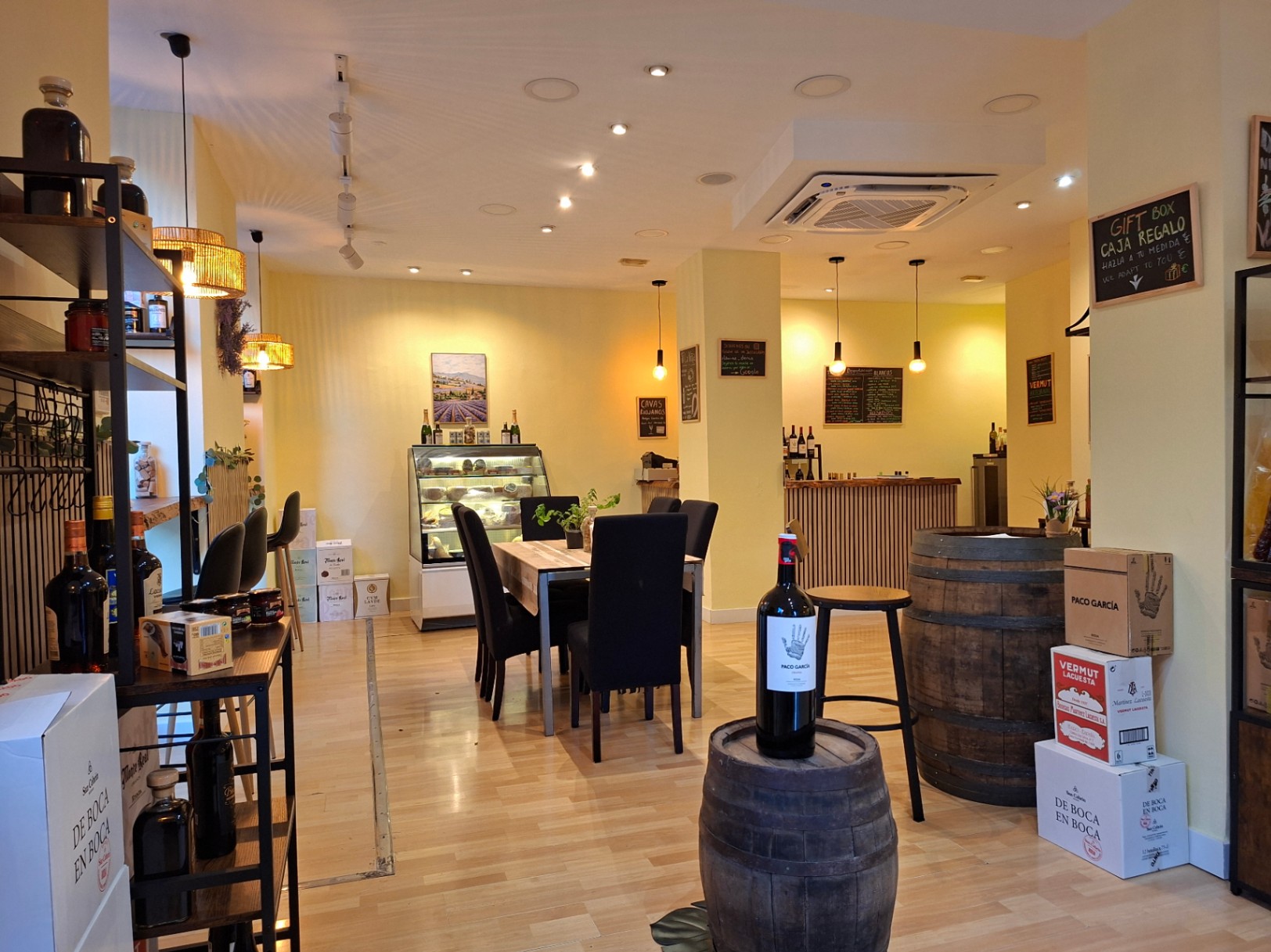 Traspaso tienda con zona de degustación