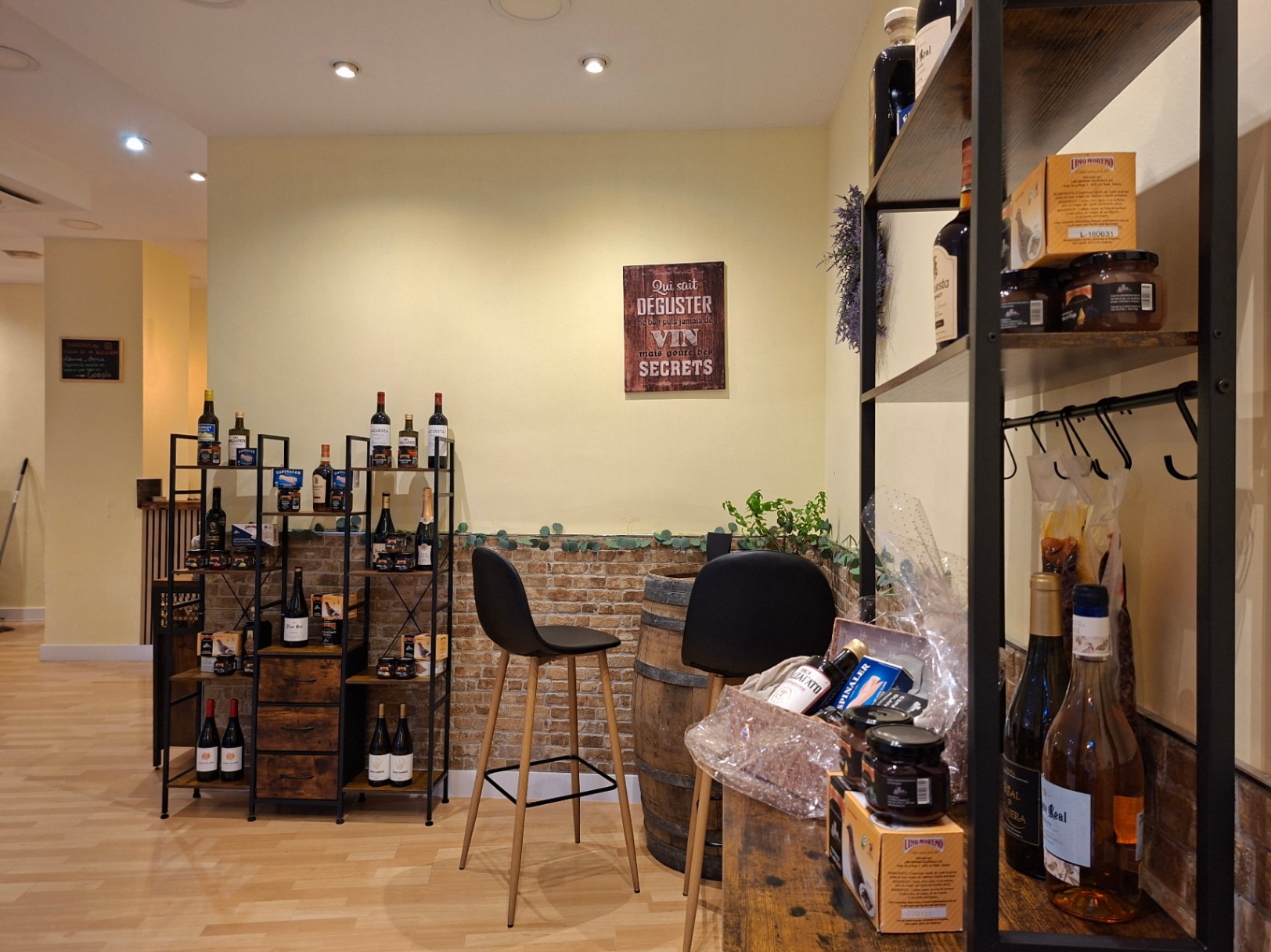 Traspaso tienda con zona de degustación